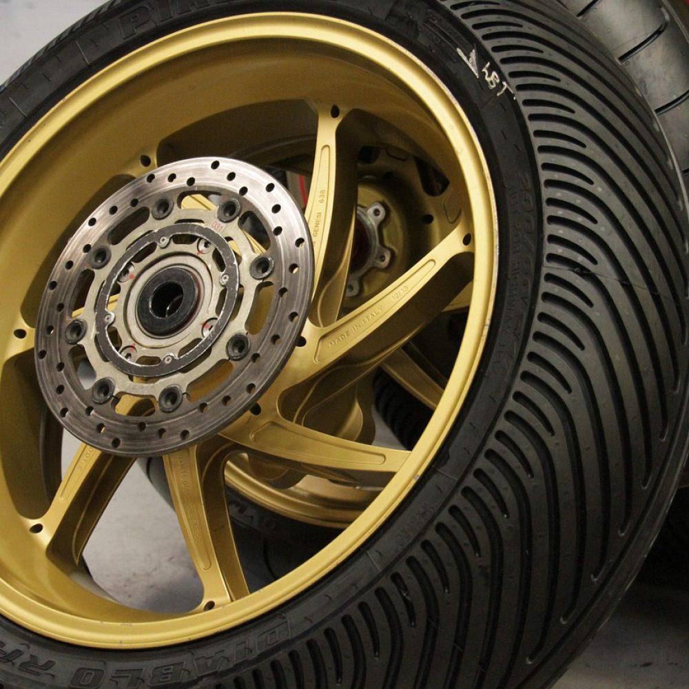 motorrad reifen abmontiert